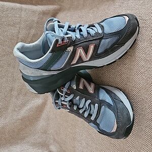 New Balance 990v5